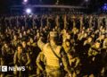 El Salvador: Thousands of troops surround city in gang crackdown