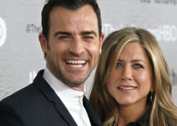 Justin Theroux Tags Jennifer Aniston in Emotional Instagram Post